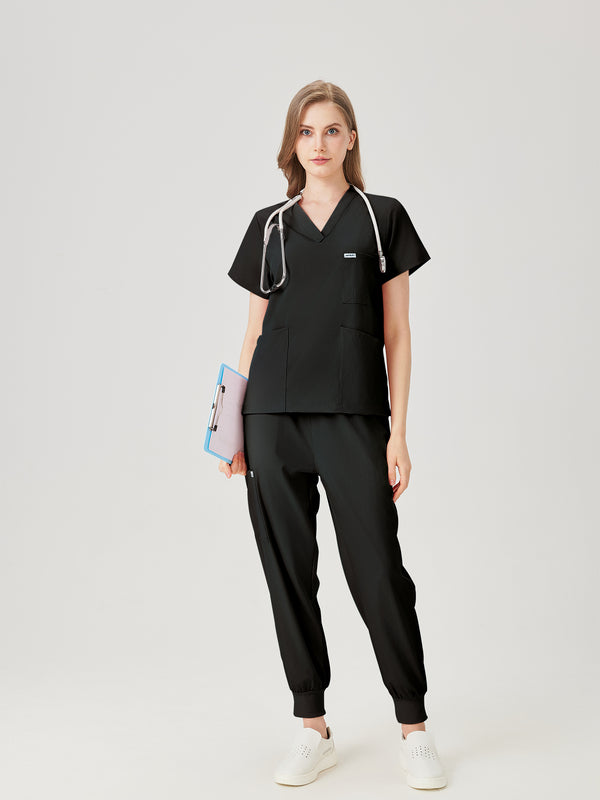 Bata quirúrgica negra para mujer JelriSoFit® (modelo en la foto)