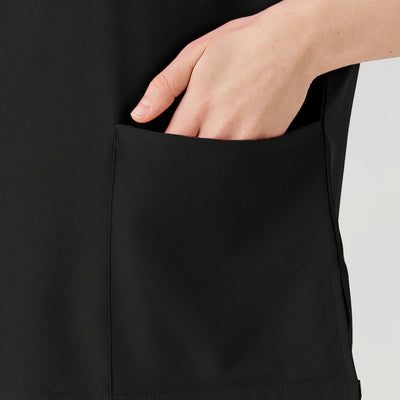 Bata quirúrgica negra JelriSoFit® para mujer con bolsillos grandes (imagen detallada)