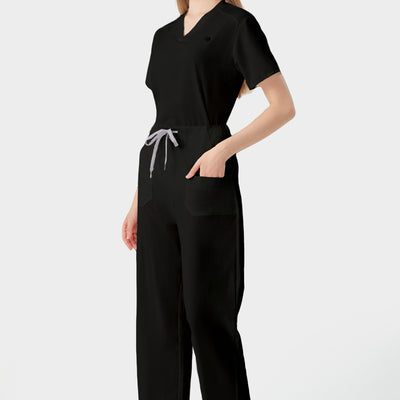 Uniforme médico femenino negro, vista lateral