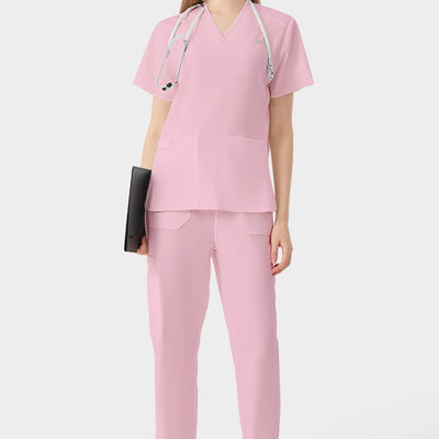 Imagen de exhibición del efecto de la parte superior del cuerpo de la bata quirúrgica femenina rosa