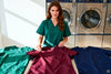 ¿Se puede usar blanqueador en scrubs de colores?