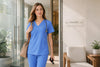 Uniforme médico cómodo para mujeres que pasan el día entre consulta, casa y traslados