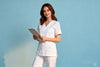 ¿Vale la pena invertir en scrubs de marcas premium?