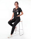 JelriSoFit Free Uniformes Quirúrgicos – Mujer Negro, Aberturas laterales