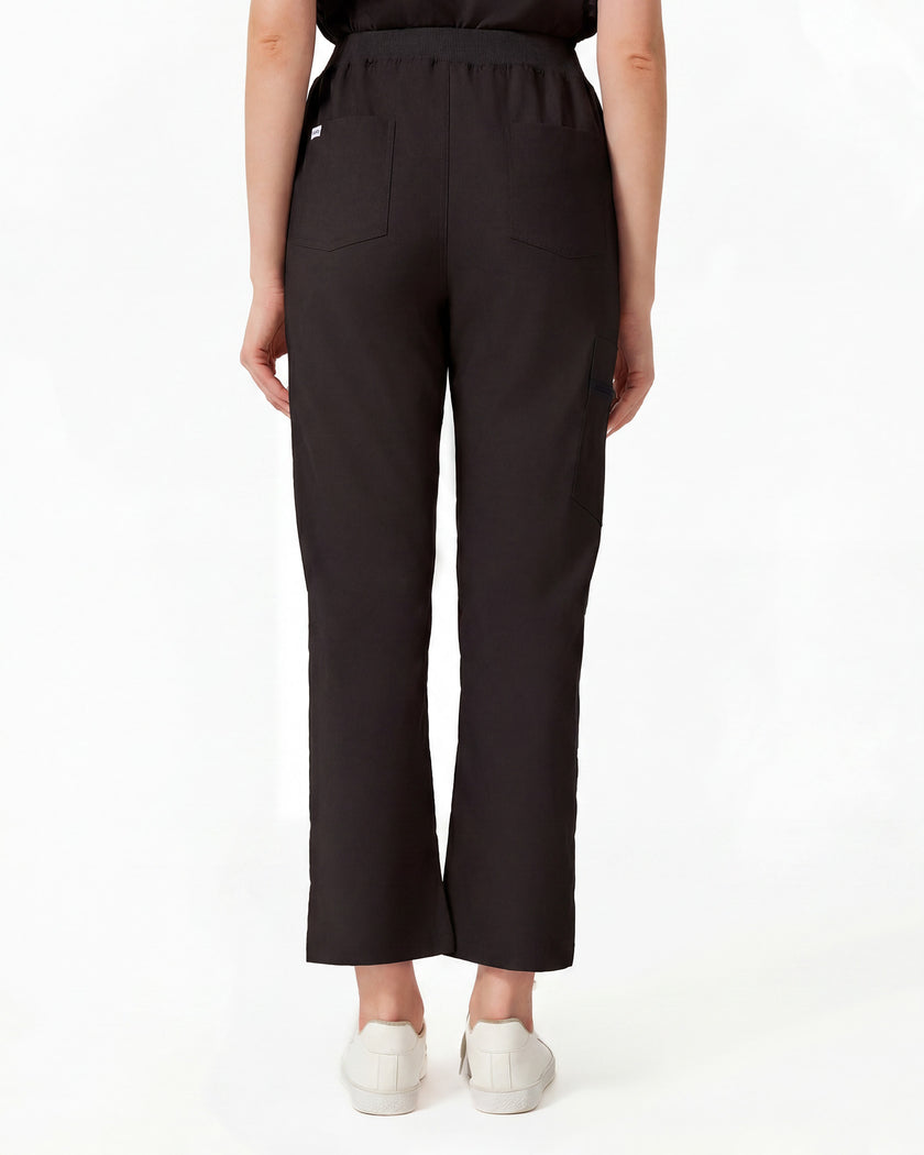 Pantalón negro vista trasera con dos bolsillos