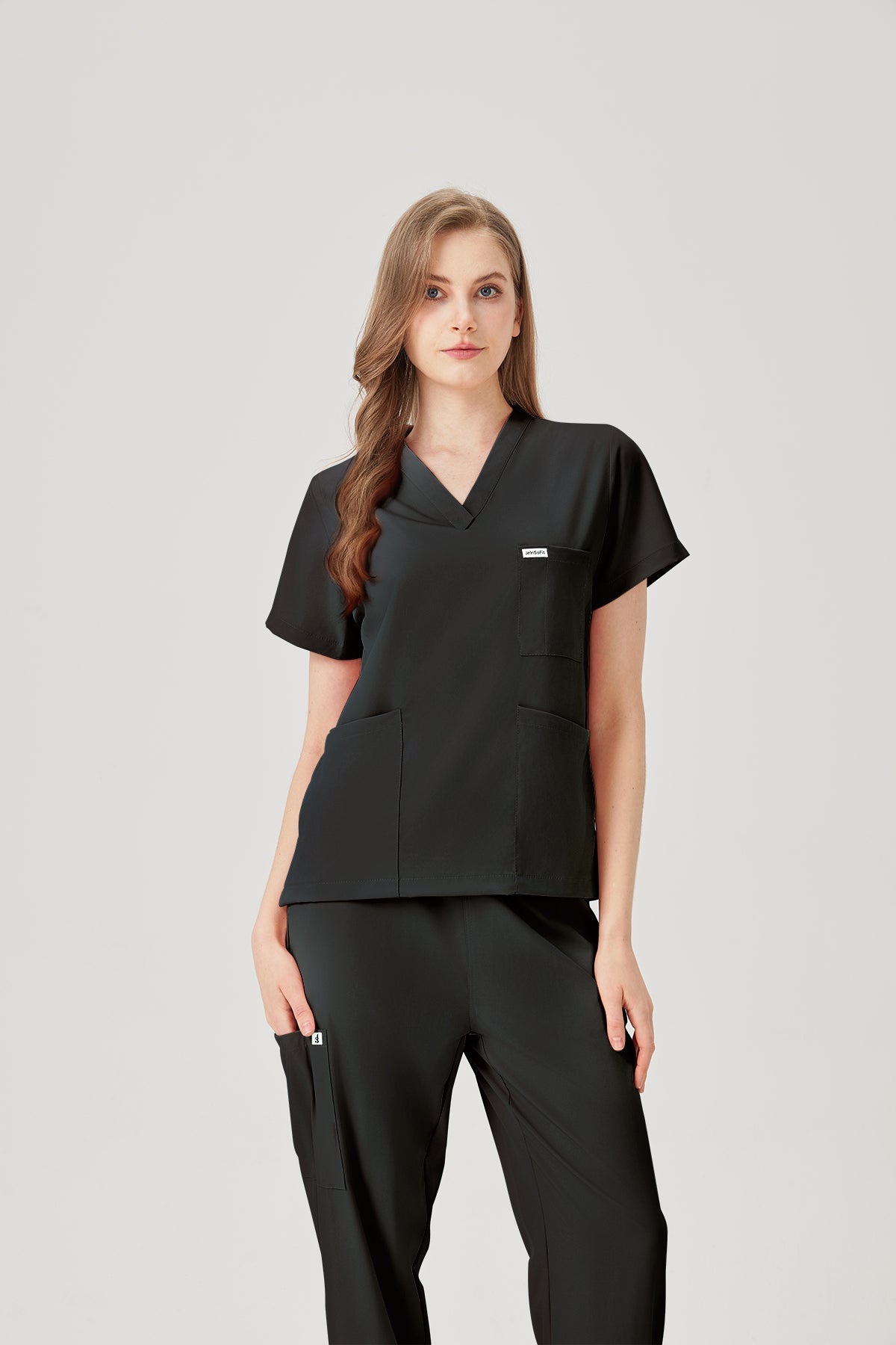 Bata quirúrgica negra JelriSoFit® para mujer, vista frontal