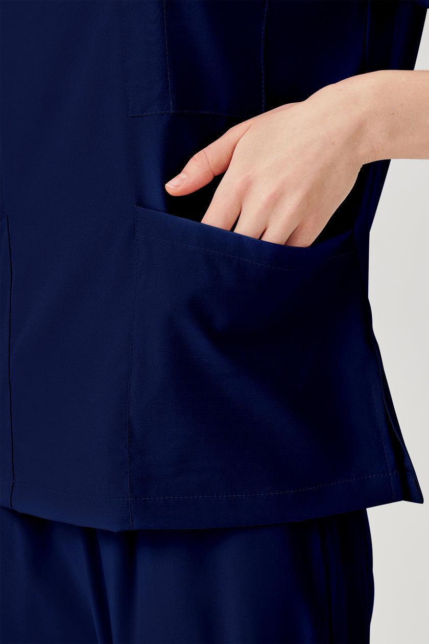 Bata quirúrgica azul marino para mujer con bolsillos grandes