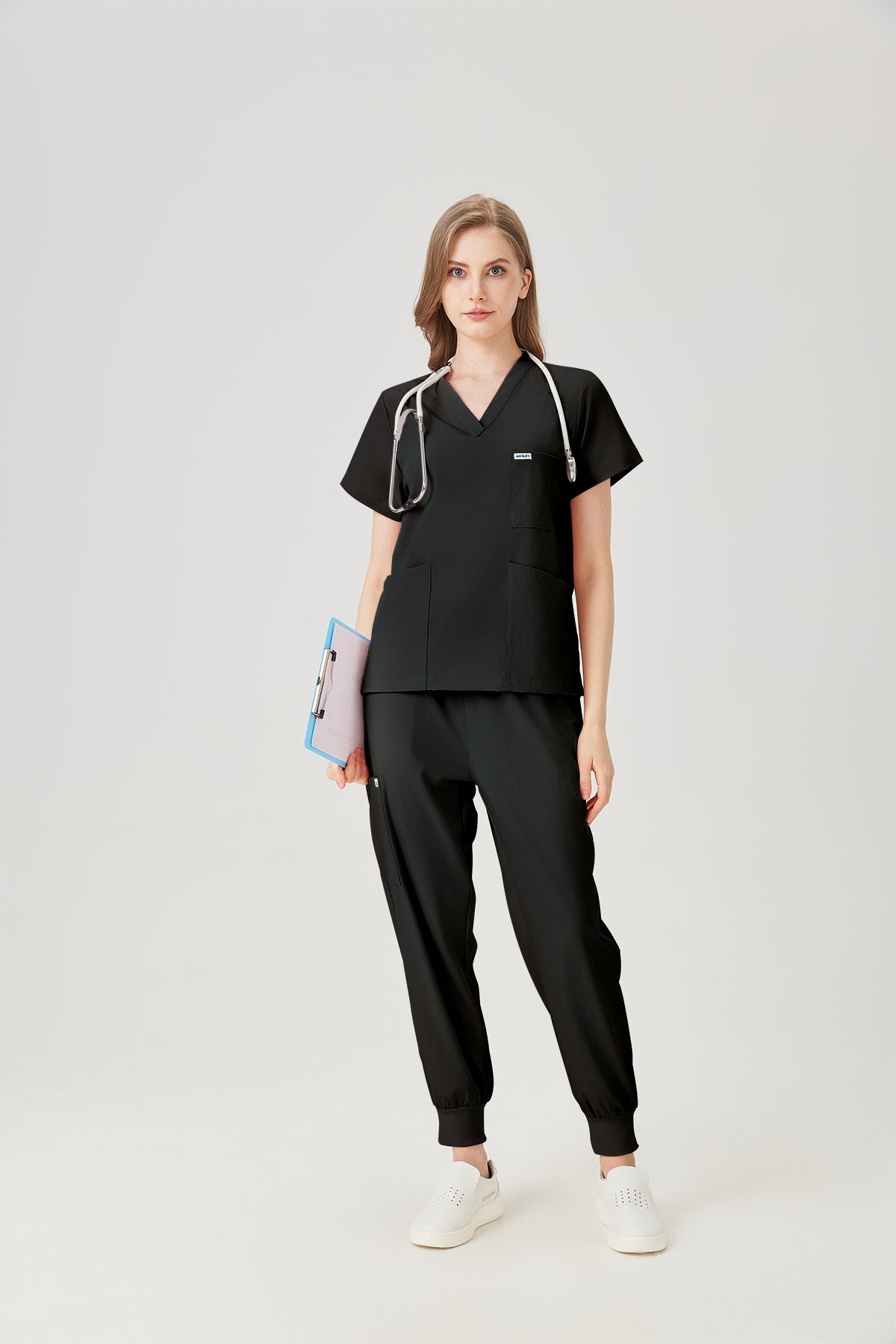 Bata quirúrgica negra para mujer JelriSoFit® (modelo en la foto)