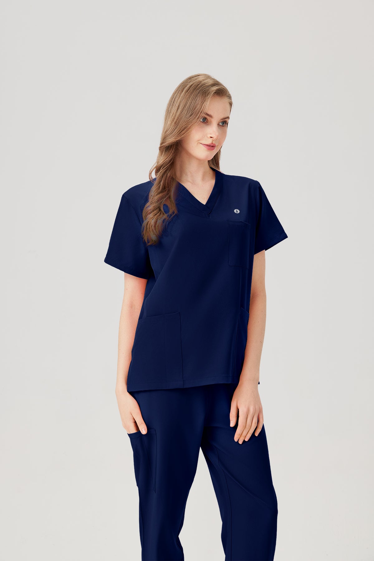 Exhibición de uniforme médico JelriSoFit® para mujer de la Marina