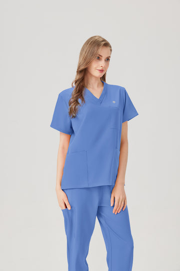 Pijama quirúrgico de mujer de color azul claro, imagen con efecto de visualización del modelo