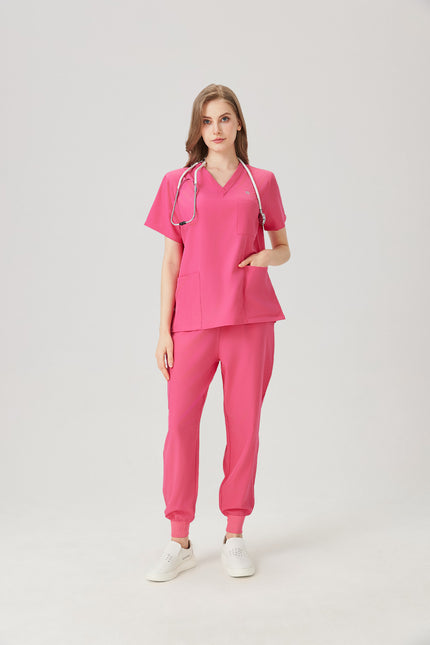 Uniforme médico morado de mujer, fotografía de cuerpo entero de la modelo