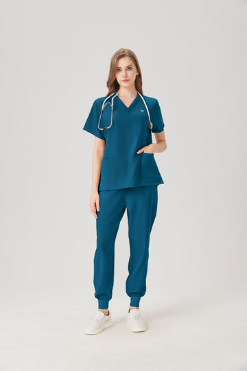 Pijama quirúrgico de mujer, modelo que muestra la vista frontal