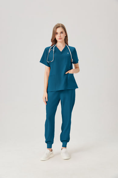 Pijama quirúrgico de mujer, modelo que muestra la vista frontal