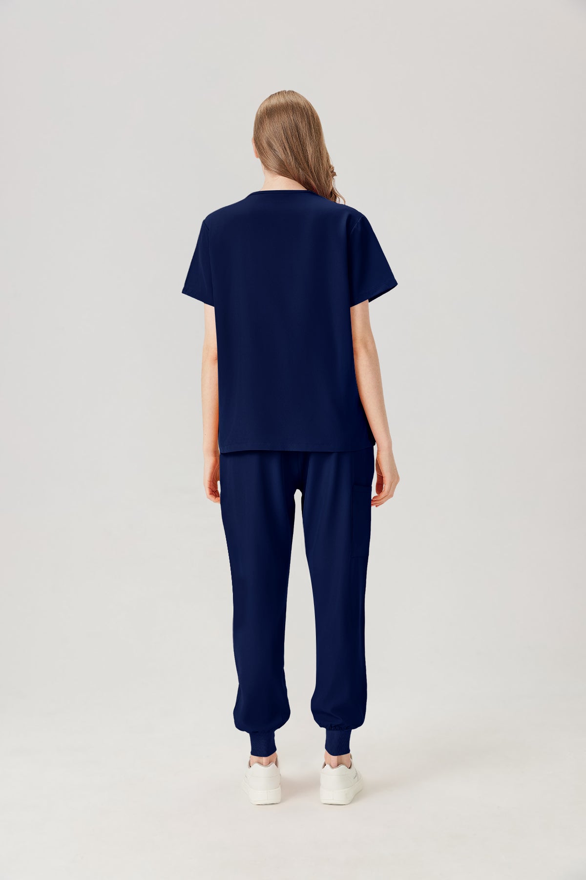 Conjunto de uniforme Jelrisofit para mujer de la Marina (vista posterior)
