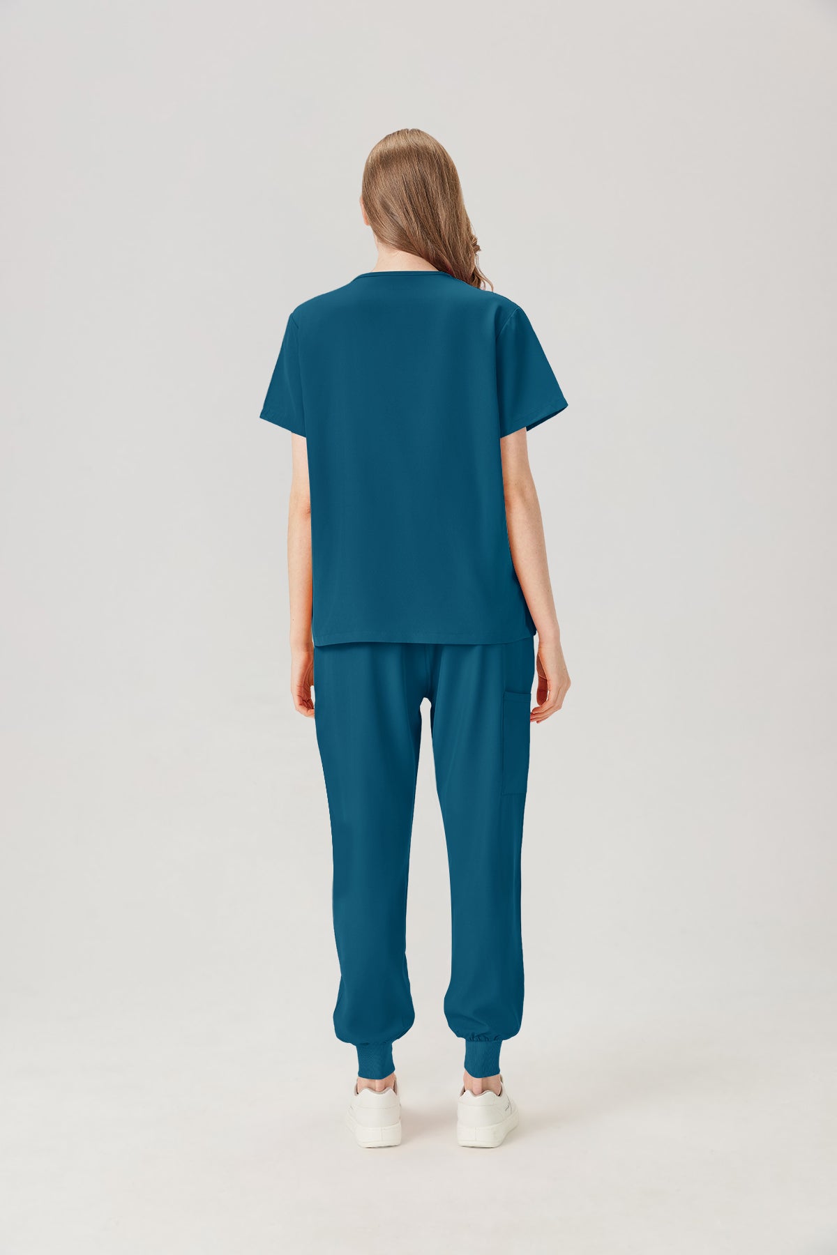 Vista posterior de la bata quirúrgica de mujer