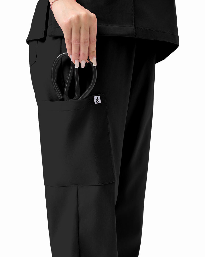 JelriSoFit Free Uniformes Quirúrgicos – Mujer Negro, Aberturas laterales