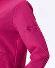 Detalle etiqueta manga de la chaqueta bugambilia