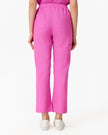 Pantalón rosa baya vista trasera con dos bolsillos