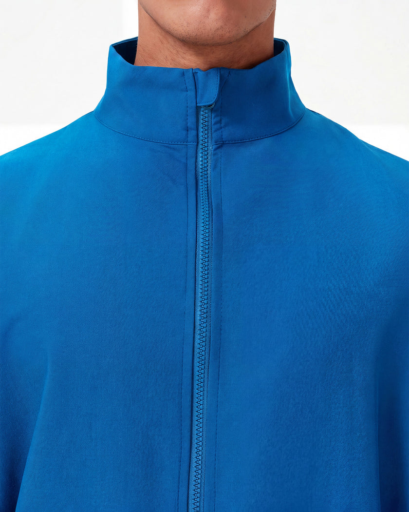 JelriSoFit set quirúrgico de 3 piezas para hombre Azul Prusia, detalle del cuello de la chaqueta