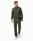 JelriSoFit set quirúrgico de 3 piezas para hombre Verde Musgo, vista frontal de cuerpo completo