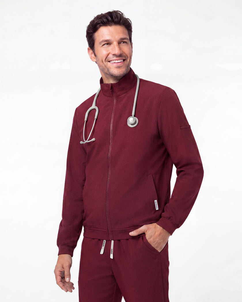 JelriSoFit set quirúrgico de 3 piezas para hombre Vino, modelo con chaqueta